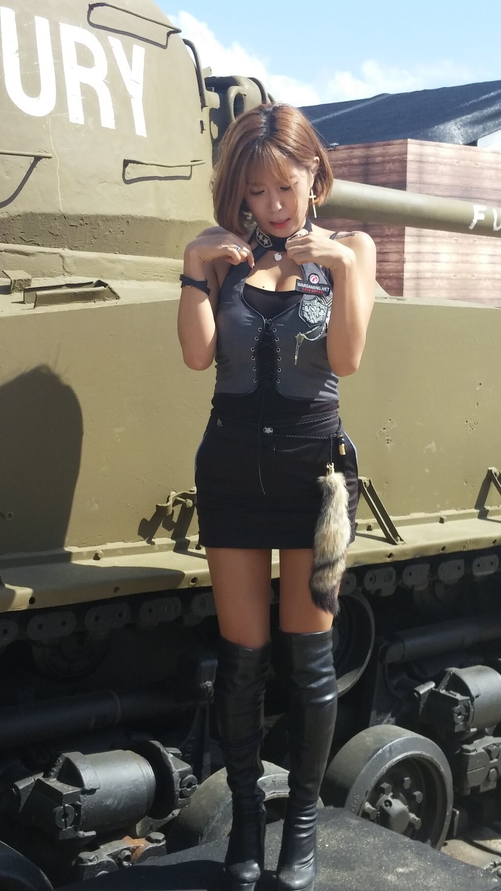 韩国顶级Showgirl许允美 釜山坦克世界 1